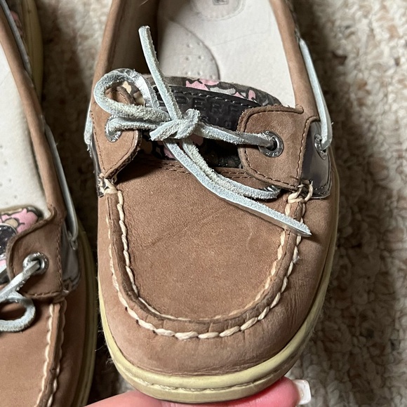 ◽️SPERRY: Women’s size 8, classic top-sider loafers, tan w/floral pattern◽️ - Picture 4 of 10